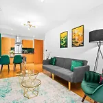 Sleeps 7 - 4 Beds Apt Arcadian Centre B\'Ham