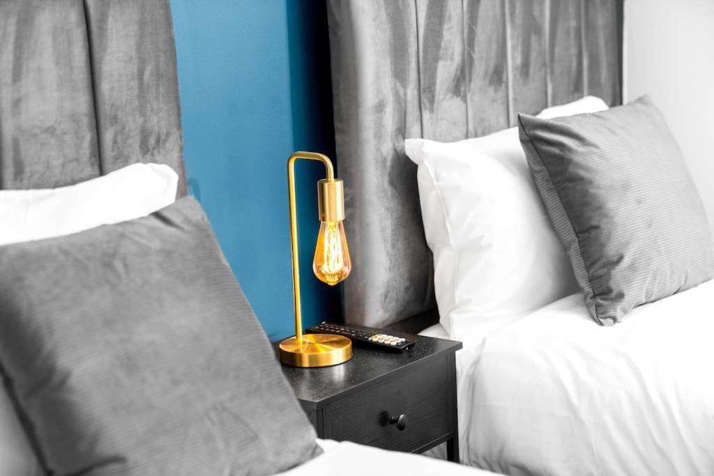 Sleeps 7 - 4 Beds Arcadian Centre B'ham *