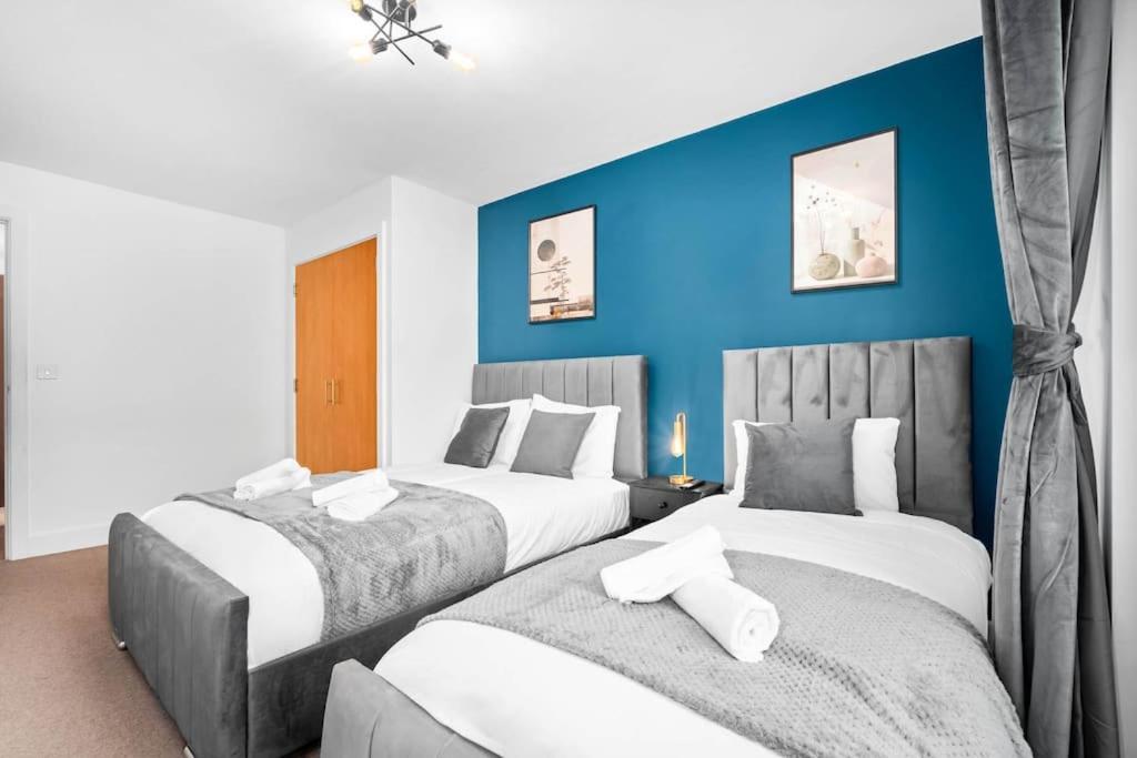 Sleeps 7 - 4 Beds Arcadian Centre B'ham Apartment *